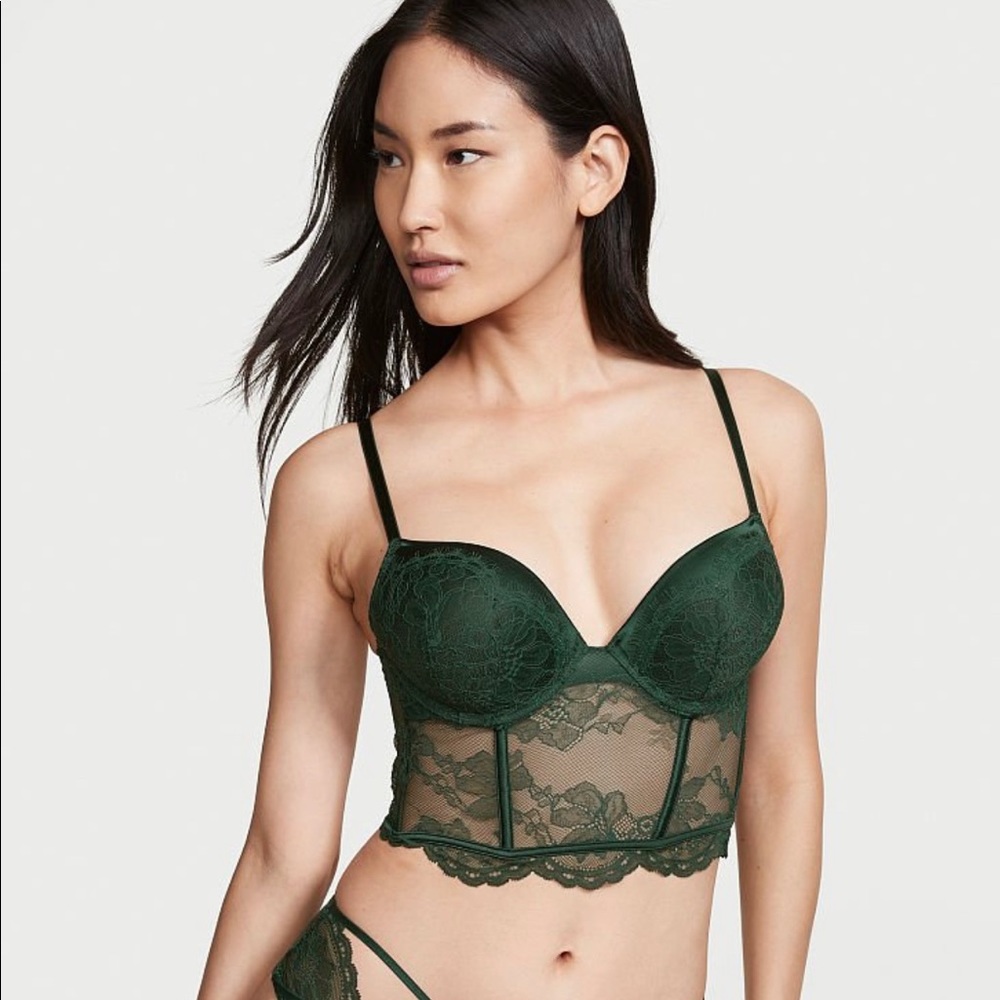 Victoria’s Secret VERY SEXY
Bombshell Add-2-Cups Push-Up Corset Top